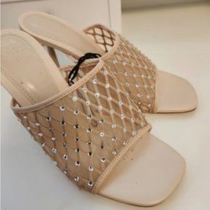 ZARA Rhinestone heal Size 9.